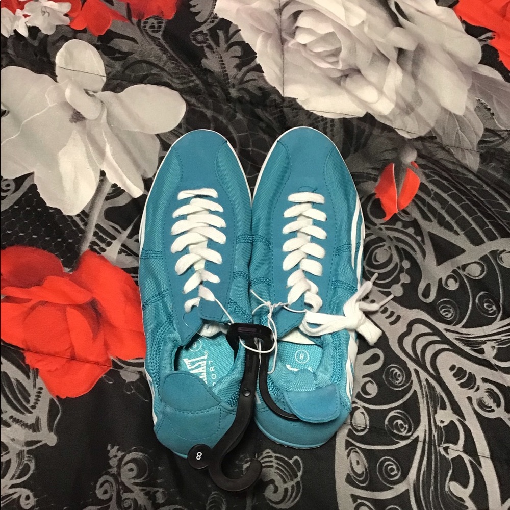 Women’s Shoes